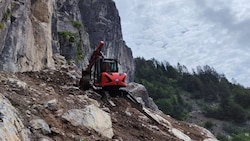 Die Gesteinsmassen wurden mit Baggern und schwerem Gerät entfernt. (Bild: Regione Autonoma Friuli Venezia Giulia)