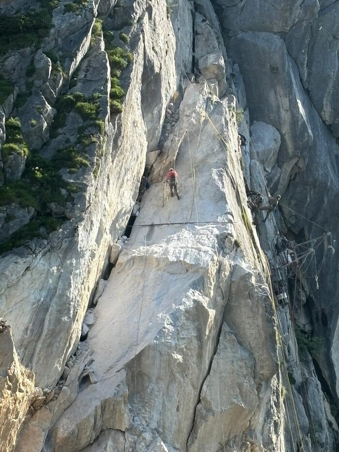 Ten specialized climbers placed the explosive charges.