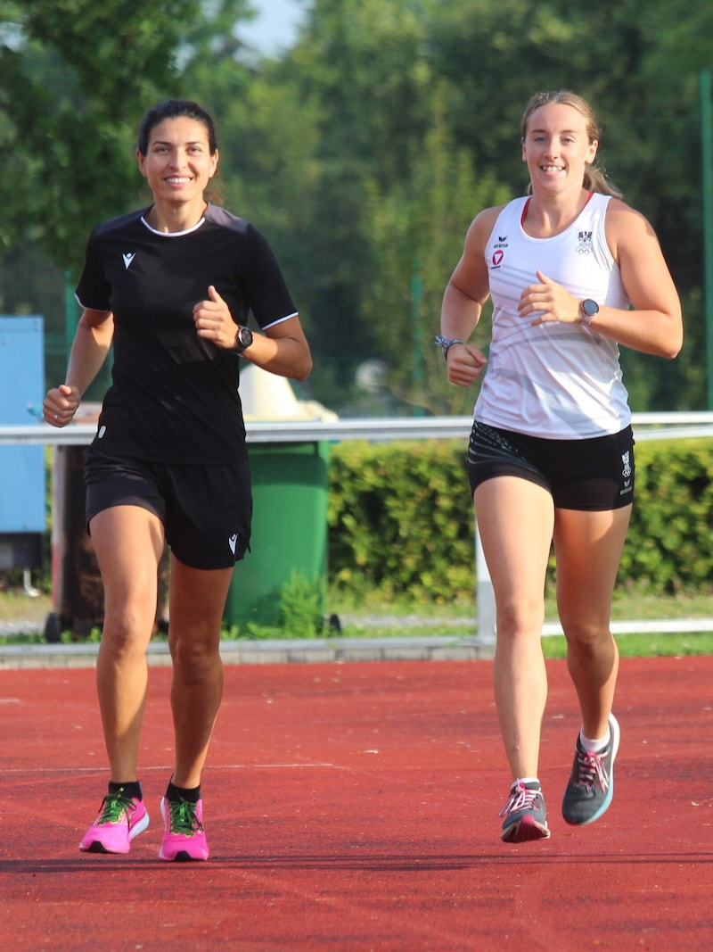 Um die notwendige Fitness zu haben trainier Amina Gutschi einmal die Woche auch mit Leichathleten wie Mehrkämpferin Chiara Schuler. (Bild: Peter Weihs/Kronenzeitung)