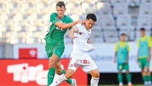 Der japanische Wirbelwind Atsushi Zaizen (r.) brachte in Innsbruck frischen Wind.