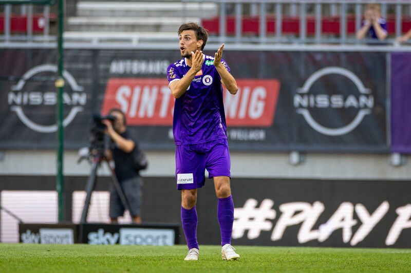 Mahrer could not believe he had been sent off. (Bild: GEPA/GEPA pictures)