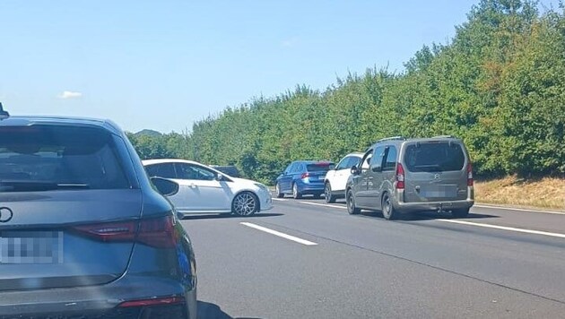 Numerous drivers simply turned around on the A8. (Bild: Krone KREATIV)