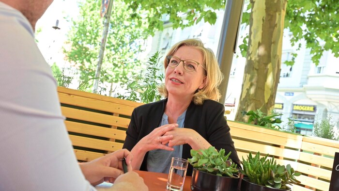 The National Council election campaign is also a hot topic.