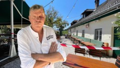 Kollerwirt-Chef Tom Soete, gezeichnet von der Hammer-Attacke der Räuber. (Bild: Elisa Aschbacher)