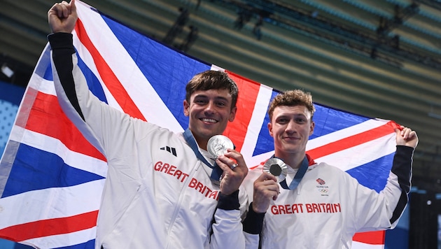 Tom Daley (left) won the silver medal with Noah Williams in Paris. (Bild: AFP/APA/SEBASTIEN BOZON)