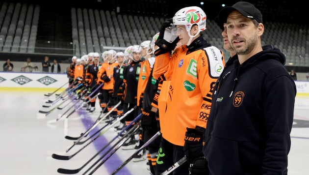 Lange (far right) with his team (Bild: GEPA/GEPA pictures)