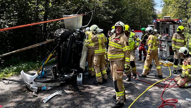 Großeinsatz an der Unfallstelle in Kössen. (Bild: zoom.tirol)