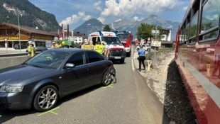 Der Pkw wurde am Heck gerammt und dabei gedreht.