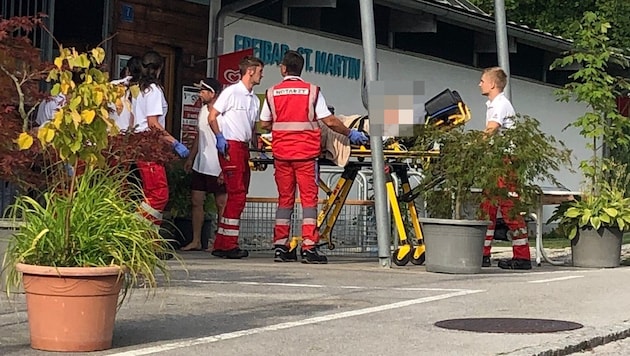 The poor toddler was flown to the hospital in Passau. (Bild: Markus Schütz, Krone KREATIV)