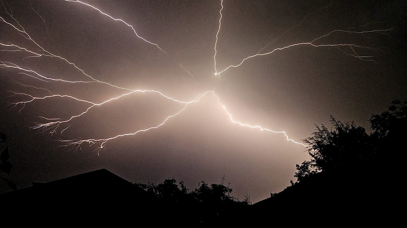 "Krone" reader Agnes Wöll took this impressive photo near Jenbach. (Bild: Agnes Wöll)