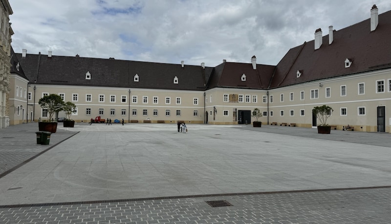 Betonwüste – der neue Domplatz in St. Pölten (Bild: Thomas Werth)