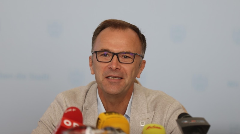 Bürgermeister Bernhard Auinger ist zufrieden. (Bild: Tröster Andreas)