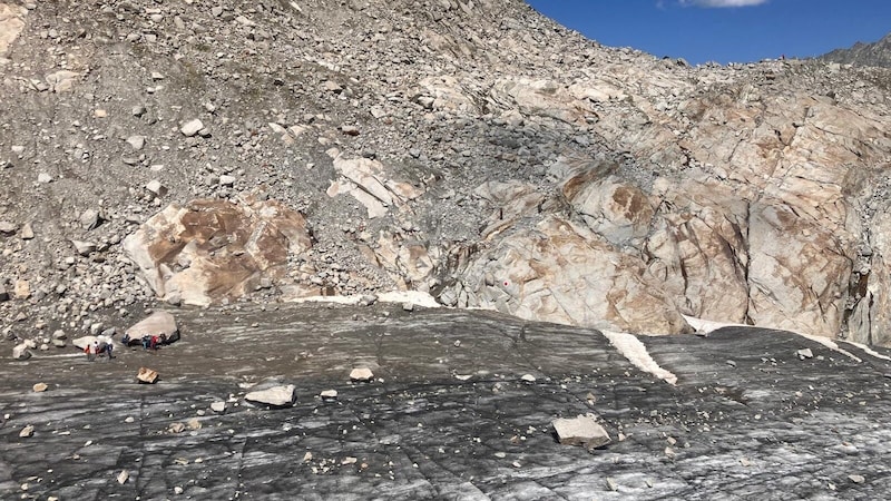 Die Rettungsaktion gestaltete sich als äußerst schwierig. (Bild: Bergrettung Neukirchen am Großvenediger)