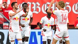 Auch wenn’s am Ende noch ein bisschen zittrig geworden ist, Red Bull Salzburg schafft mit einem 3.3 bei Twente Enschede den Aufstieg ins Champions-League-Playoff ... (Bild: GEPA)