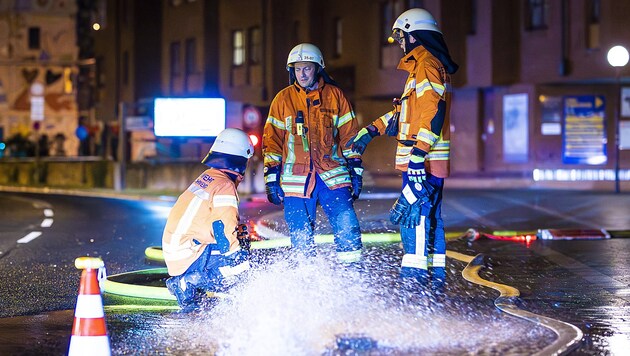 With heavy rainfall and thunderstorms in places, a storm has hit large parts of Germany and caused huge amounts of water and the associated operations and clean-up work. (Bild: APA/dpa/Moritz Frankenberg)