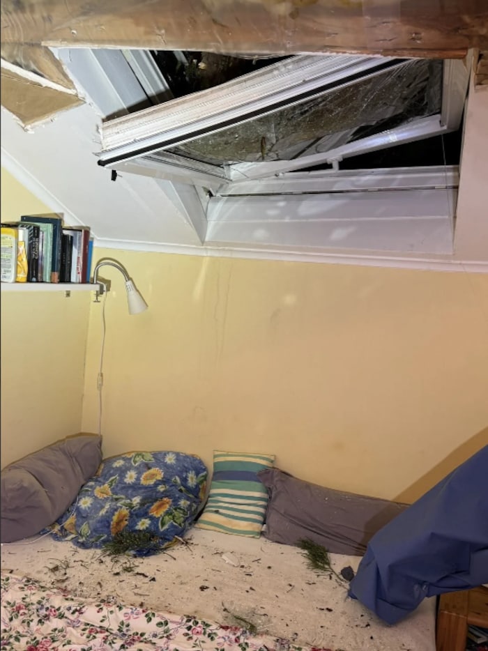 Überall lagen Glassplitter.