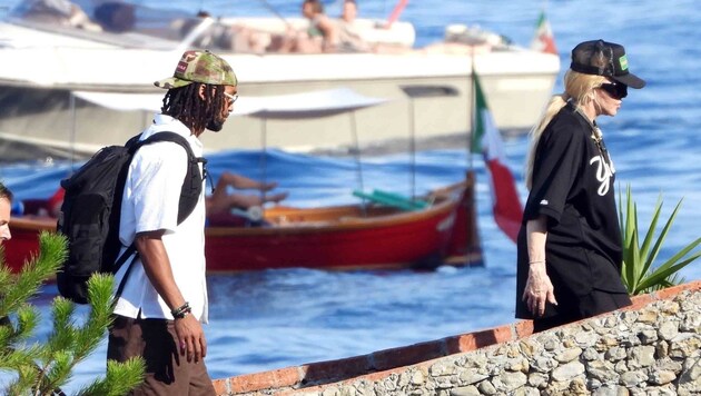 Madonna macht derzeit mit ihrem neuen Freund Akeem Morris in Portofino Urlaub. Zum 66. Geburtstag am Freitag will die Sängerin Pompeji besuchen. (Bild: Photo Press Service/www.photopress.at)