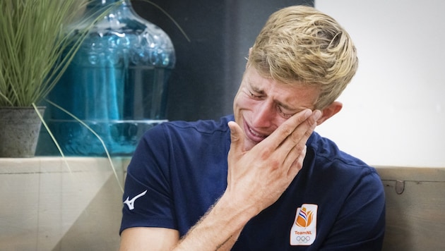 Steven van de Velde spoke tearfully about his participation in the Olympics. (Bild: AFP/APA/ANP/Ramon van Flymen)