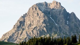 Der Widderstein von Warth aus gesehen. 