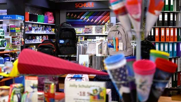 The average price of school items rose again by 1.4 percent. (Bild: APA/HELMUT FOHRINGER)