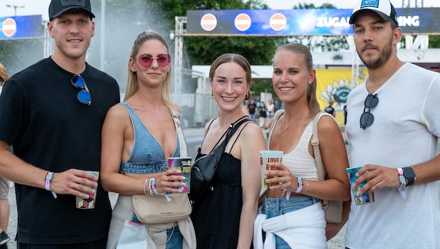 Party mood on the opening day of Frequency - the festival visitors didn't let the party atmosphere spoil them. (Bild: Molnar Attila)