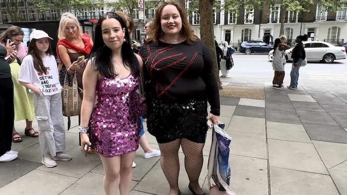 Abbey (li.) und Caitlin