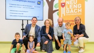 Neulengbachs Bürgermeister Jürgen Rummel, Landesrätin Christiane Teschl-Hofmeister, NÖ-Gemeindebundpräsident Johannes Pressl, Bildungs-Stadträtin Maria Rigler mit Sebastian, Carolin und Alexej. (Bild: NLK Burchhart)