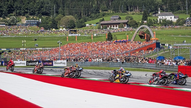 In the eye of the bull, the thousands of fans can expect another two-wheeled thriller. (Bild: Philip Platzer / Red Bull Ring)