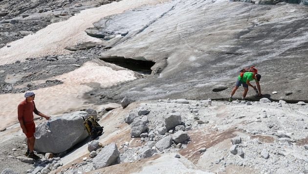 The glacier researchers at work (Bild: Hölzl Roland)