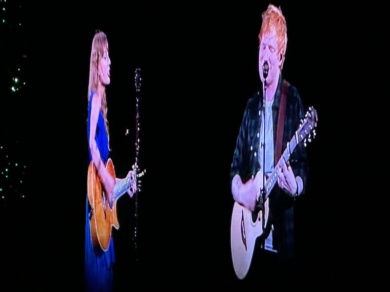 Ed Sheeran and Taylor Swift on stage together (Bild: Leserreporter)