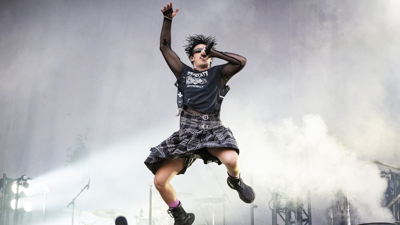 Successfully driving punk rock through the 21st century: Yungblud likes to be fan-friendly. (Bild: Andreas Graf)