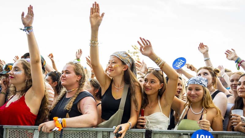 Many fans braved the sweltering heat and celebrated their heroes in the afternoon. (Bild: Andreas Graf)