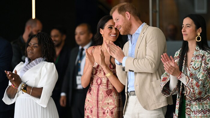 Meghan und Harry waren beim Besuch des Kulturzentrums gut gelaunt und in Turtellaune.
