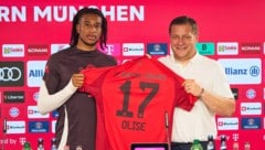 Bayern-Boss Max Eberl ist glücklich über den Transfer von Michael Olise (li.)  (Bild: FC Bayern)