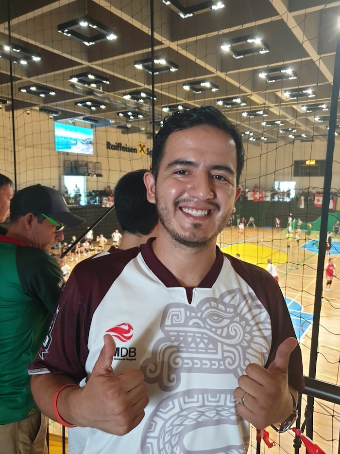 Ivan spielt für Mexiko.