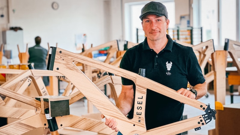 Heinz Mayrhofer has been on board with the wooden bicycle brand since 2015. (Bild: Wallner Hannes)