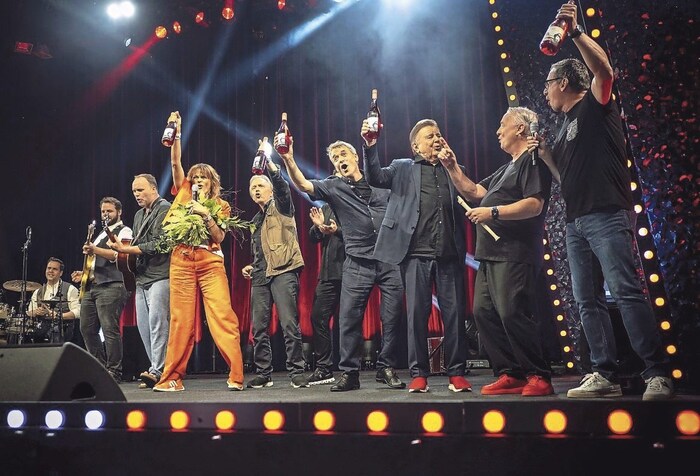 „All Stars Gala“ auf Burg Güssing. Kabarettgrößen wie Thomas Stipsits, Christof Spörk, Eva Maria ...