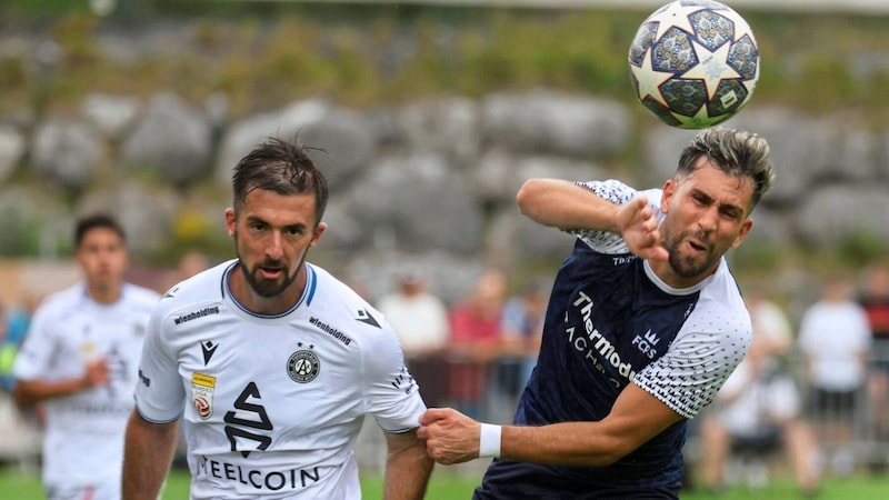 Joao Pedro (right) and FC Pinzgau must hold their own against the league leaders. (Bild: Tröster Andreas/Kronen Zeitung)