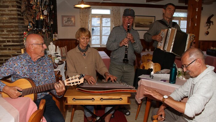 The soup theater ensemble in action