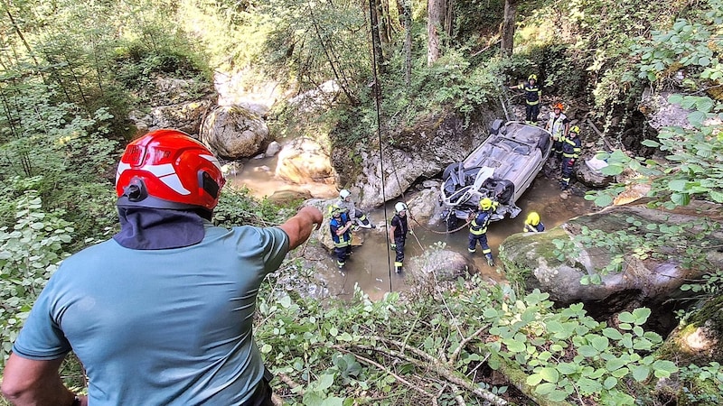 The tricky operation (Bild: FF Bad Goisern)