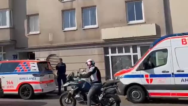 Operation at Saarplatz in Vienna-Döbling (Bild: krone.tv)