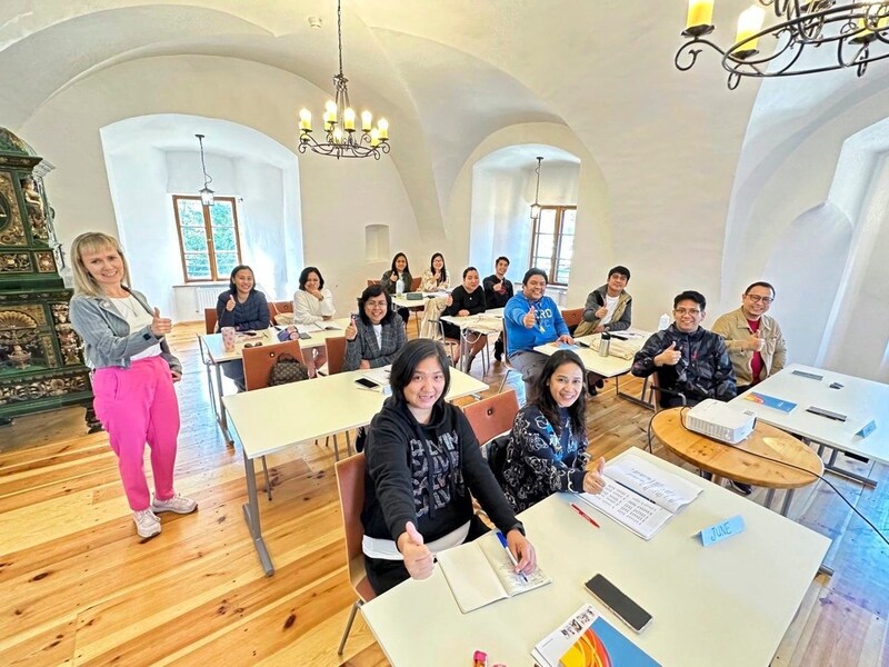 Deutschkurs: In Stadtschlaining drückten die Philippinen die Schulbank. (Bild: Christian Schulter)