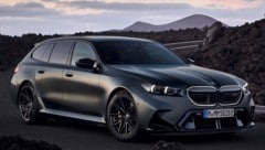 Der BMW M5 Touring fährt mit Leucht-Niere voraus. (Bild: BMW)