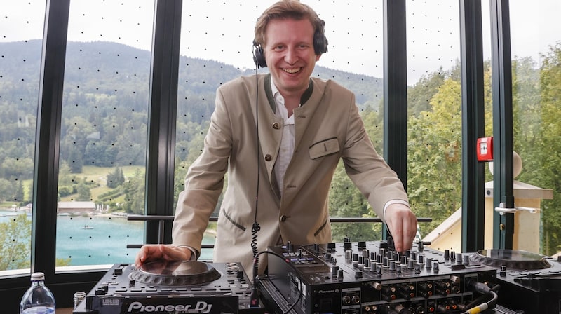 Constantin Wittgenstein DJs at Schloss Fuschl (Bild: Markus Tschepp/Tschepp Markus)