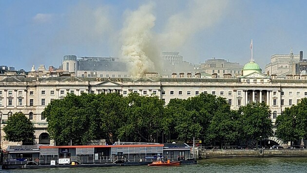 Somerset House in London: Fire breaks out in historic building (Bild: AFP)