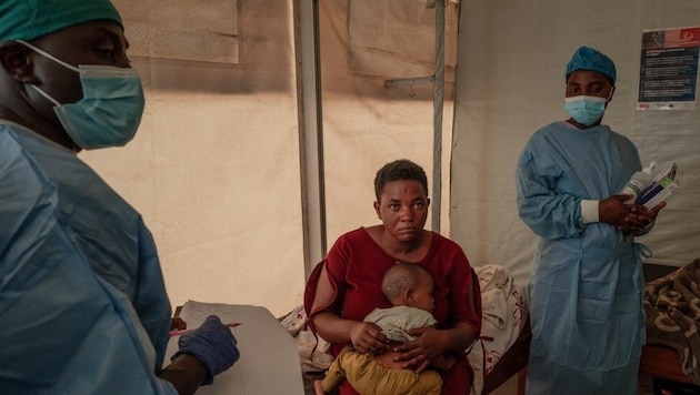 An Mpox treatment in the Democratic Republic of Congo (Bild: AFP/Guerchom Ndebo)