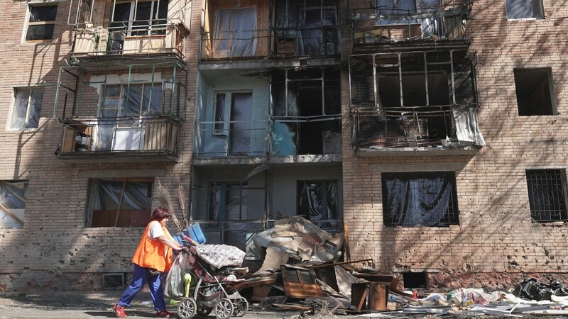 A destroyed residential building in Kursk (Bild: AFP/Tatyana Makeyeva)