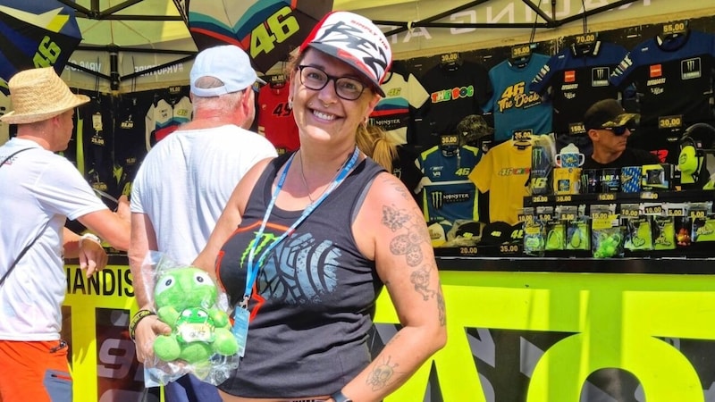 VR46 saleswoman Yvonne (Bild: Georg Kallinger)