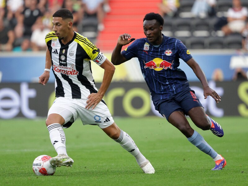 LASK, im Bild Robert Zulj (l.),  unterlag in der letzten Runde in Linz Salzburg. (Bild: GEPA)