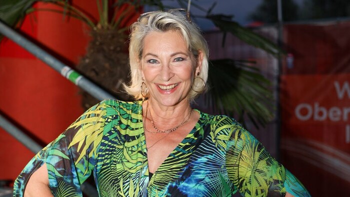 Claudia Jung with a big compliment to the Linz audience.